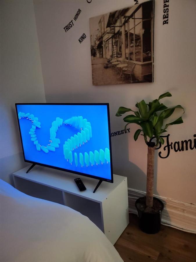 Booking-Eddy- Single Room With Self Check-In Hull Dış mekan fotoğraf